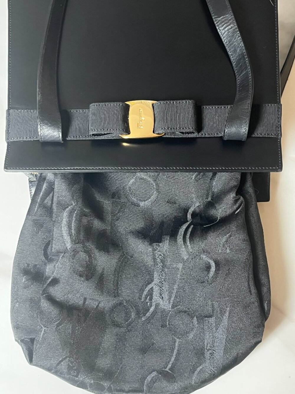 Salvatore Ferragamo Vintage Vara Bow Black Leather Shoulder Bag Code BC216676 - Picture 15 of 15